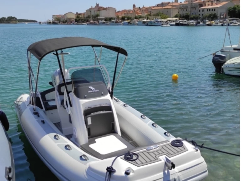 Ein Highfield Highfield Sport 560 mieten in Split