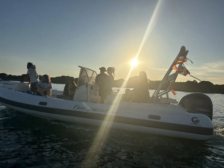 Vermietung Schlauchboot Capelli mit Führerschein