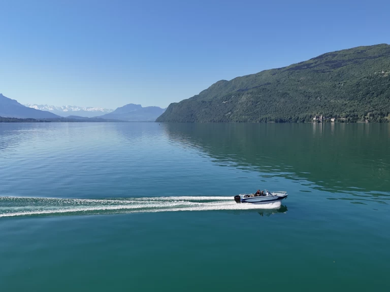 Motorboot mieten in Conjux - Glastron Ssv 172