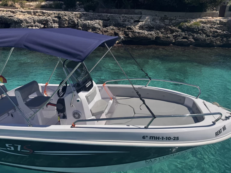 Motorboot mit oder ohne Skipper Trimarchi mieten in Cala d'Or