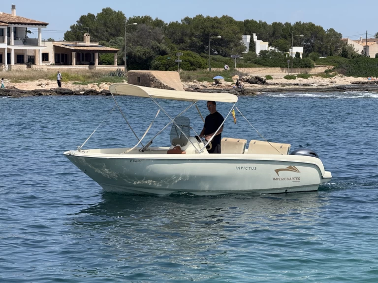 YachtCharter in s'Estanyol de Migjorn - Invictus  Invictus 190 FX auf SamBoat