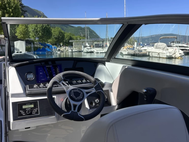 Vermietung Motorboot Four Winns mit Führerschein