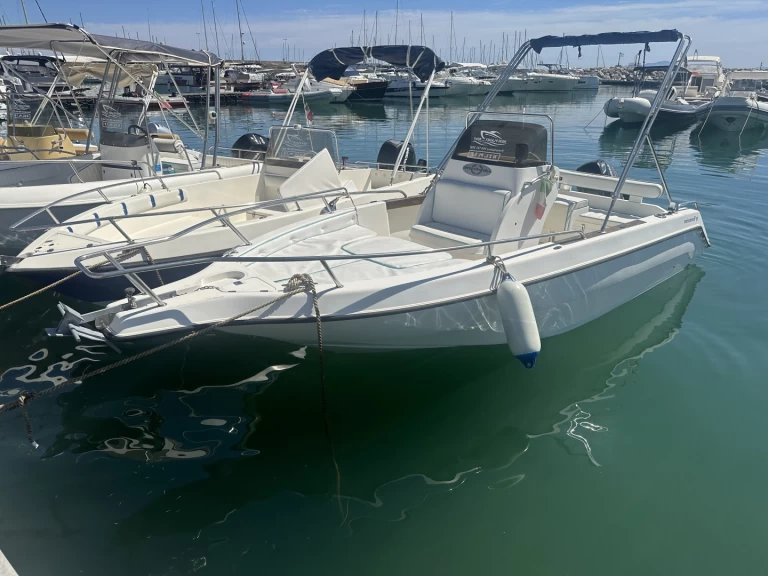 Bootsverleih tecnofiber stelt Salerno Samboat