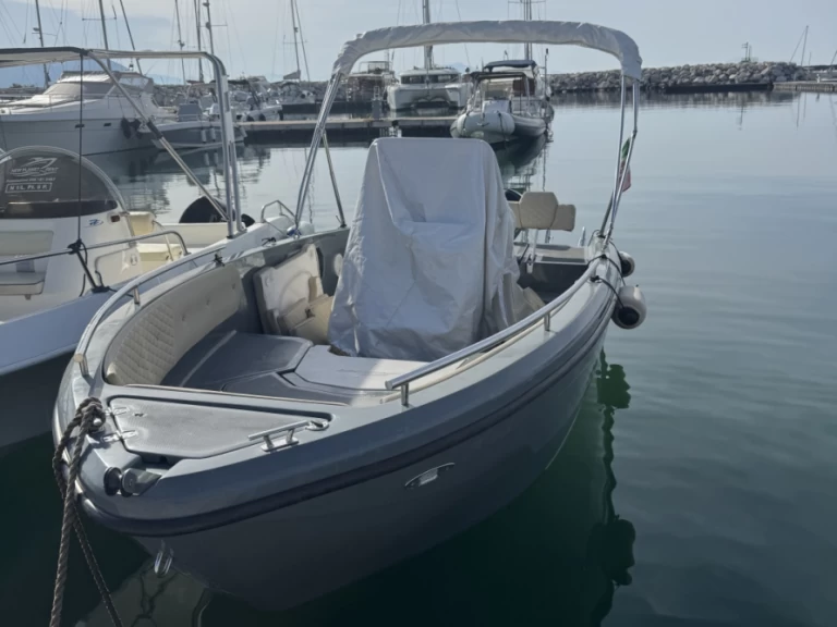 Ein Scar Nex mieten in Salerno