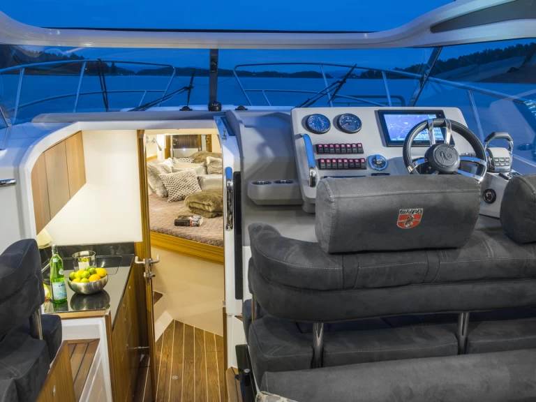 Boot mieten Gouviá günstig 310