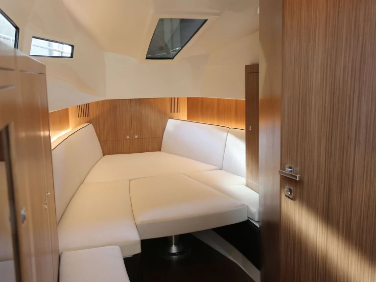 Ein Capelli Tempest 50 mieten in Marine de Sant'Ambrogio