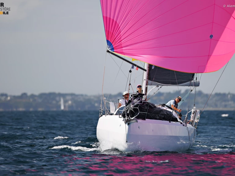Boot mieten La Trinité-sur-Mer günstig SUN FAST 3300