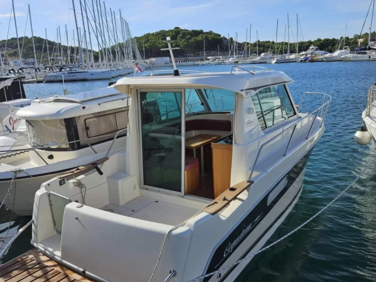 Motorboot mit oder ohne Skipper Ocqueteau mieten in Drage