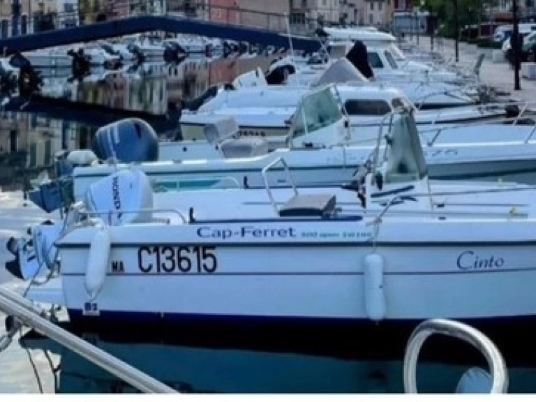 Motorboot mieten in Martigues zum besten Preis