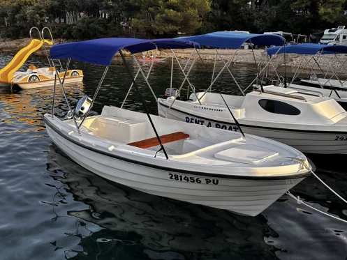 Ein Adria M SPORT mieten in Pula