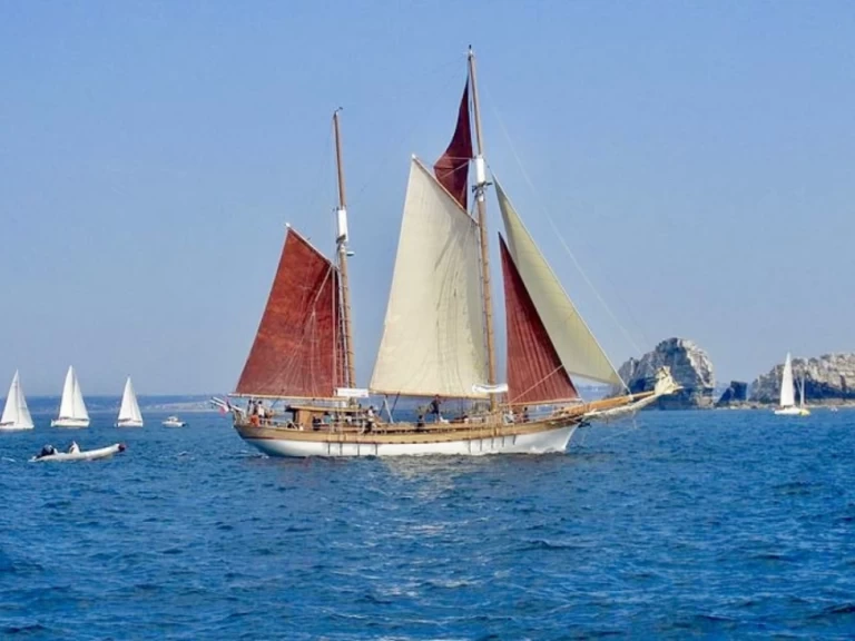 Segelboot mit oder ohne Skipper Adil Turan mieten in Port Cogolin