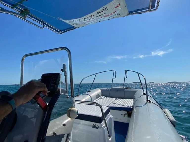 Motorboot mit oder ohne Skipper Prestige mieten in Rovinj