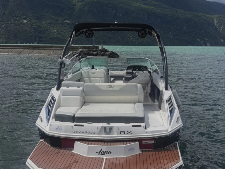 Motorboot mieten in Aix-les-Bains zum besten Preis