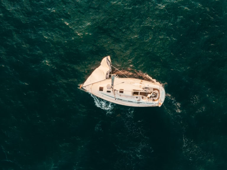 Ein Bavaria Bavaria 36 Cruiser mieten in Puerto Deportivo de Marbella