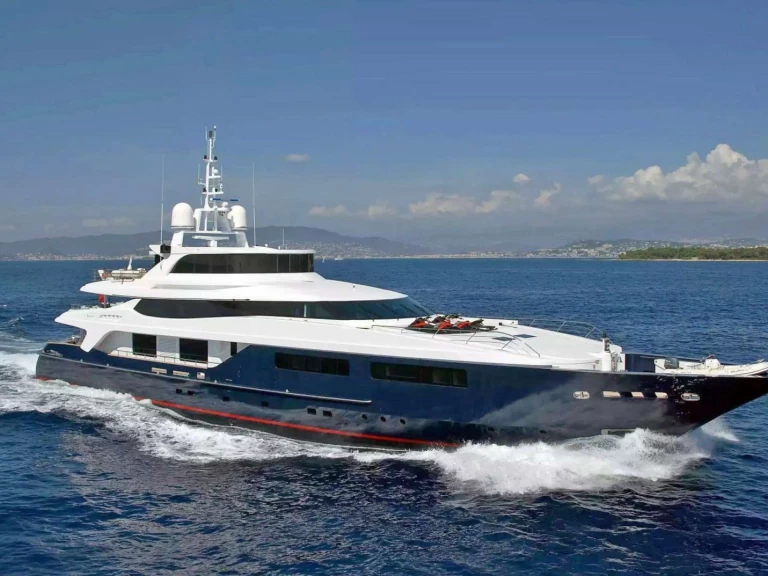 Ein Custom BURKUT mieten in Neapel