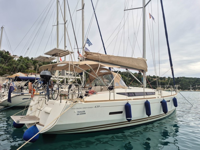Segelboot mit oder ohne Skipper Jeanneau mieten in Lefkáda