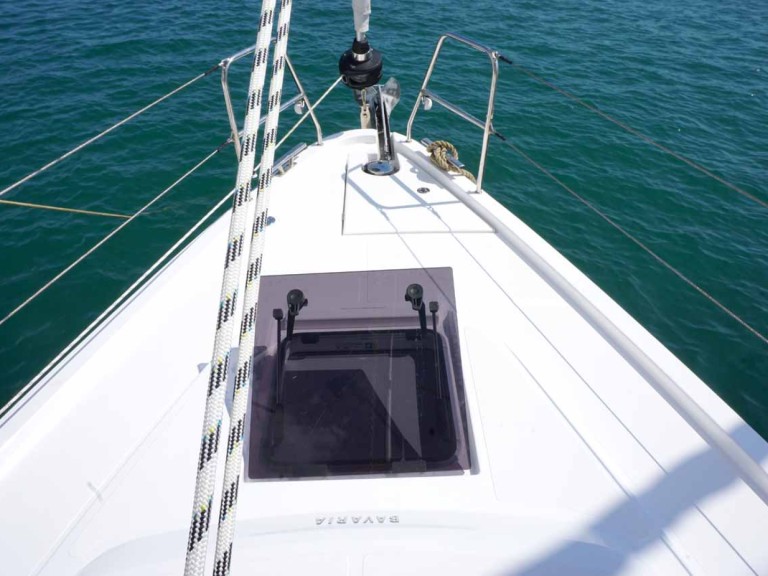 Ein Bavaria Bavaria C38 mieten in Gouviá