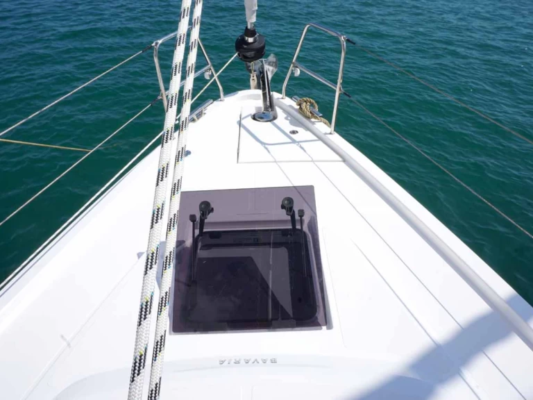 Ein Bavaria Bavaria C38 mieten in Gouviá