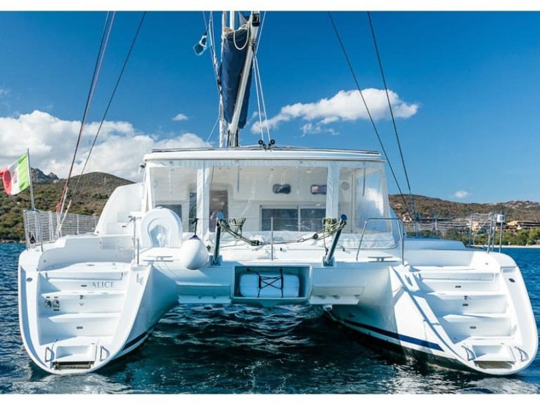 Ein Lagoon Lagoon 440 mieten in Olbia