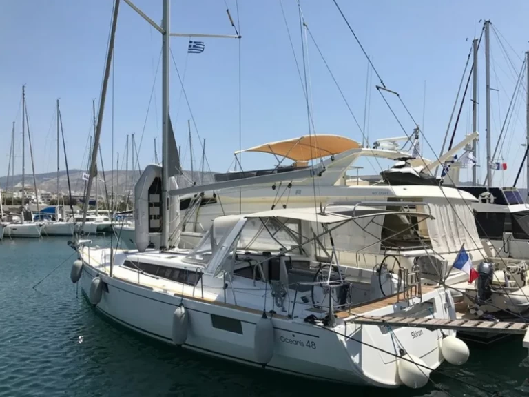 YachtCharter in Álimos - Bénéteau Oceanis 48 auf SamBoat
