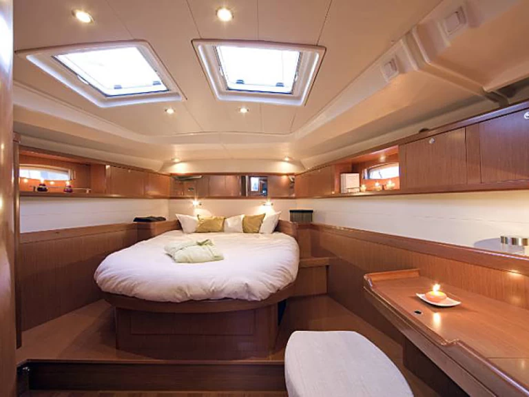 Ein Bénéteau Oceanis 54 mieten in Pálairos