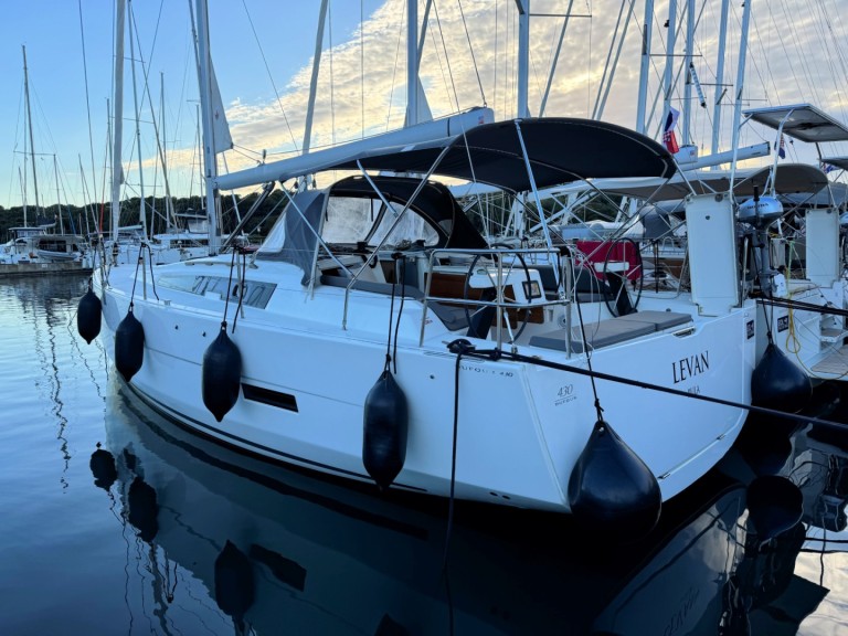 Bootsverleih Dufour Dufour 430 Grand Large Pula Samboat