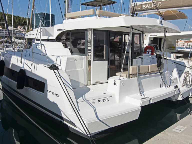 Ein Bali Bali Catspace Voile mieten in Split