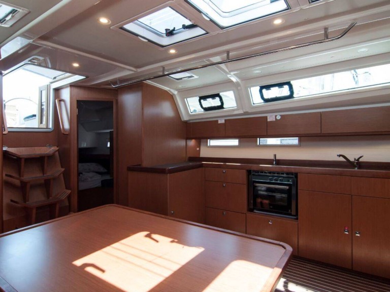 Ein Bavaria Cruiser 46 mieten in Split
