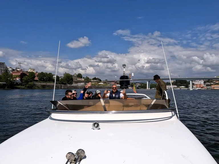 Ein Exclusive Private Boat Tour with The Last		 13,88 meters mieten in Porto