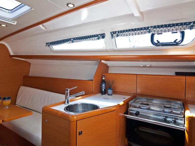 Segelboot mieten in Split - Jeanneau Sun Odyssey 33i