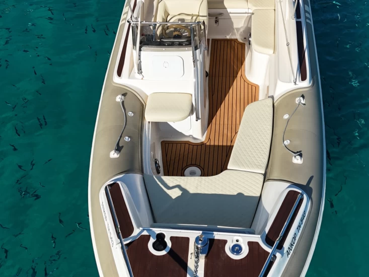 Schlauchboot mieten in Liménas Moúrtos zum besten Preis
