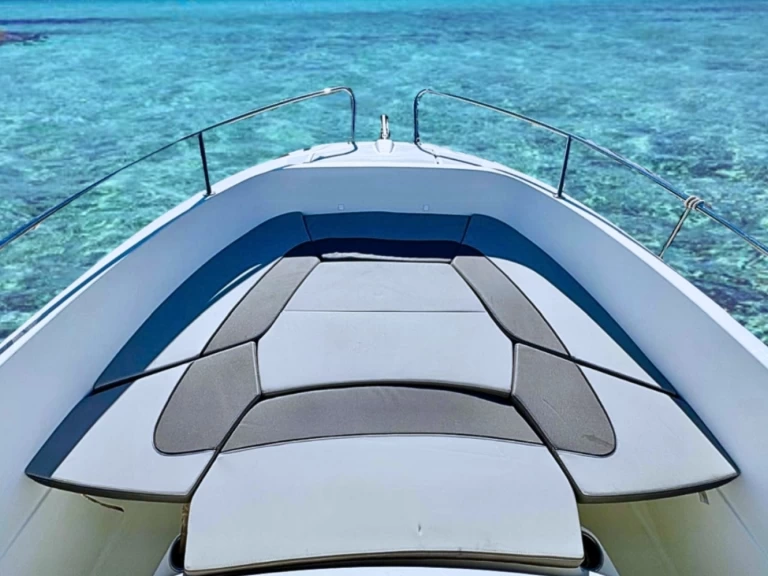 Jeanneau Cap Camarat 7.5 Style mieten Hyères