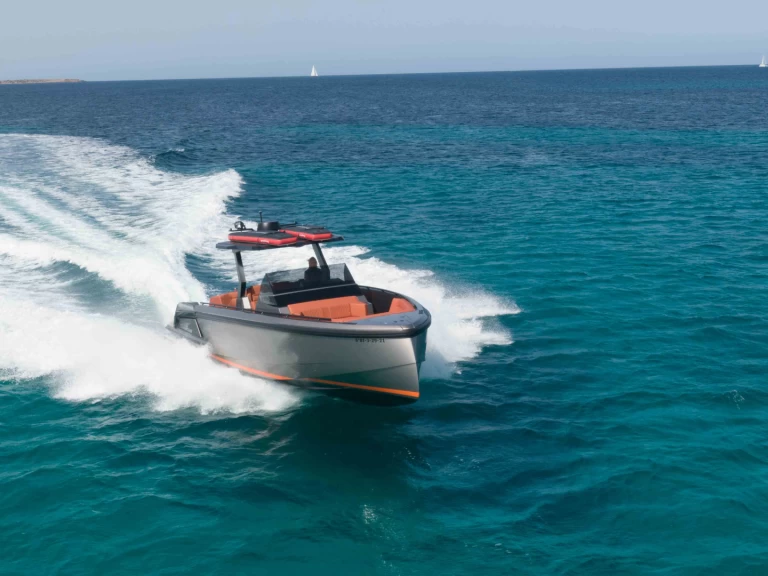 Motorboot mit oder ohne Skipper Vanquish mieten in Ibiza Town