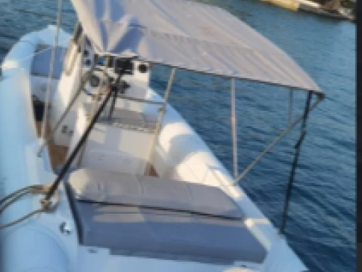Schlauchboot mit oder ohne Skipper Oceanic mieten in Hydra