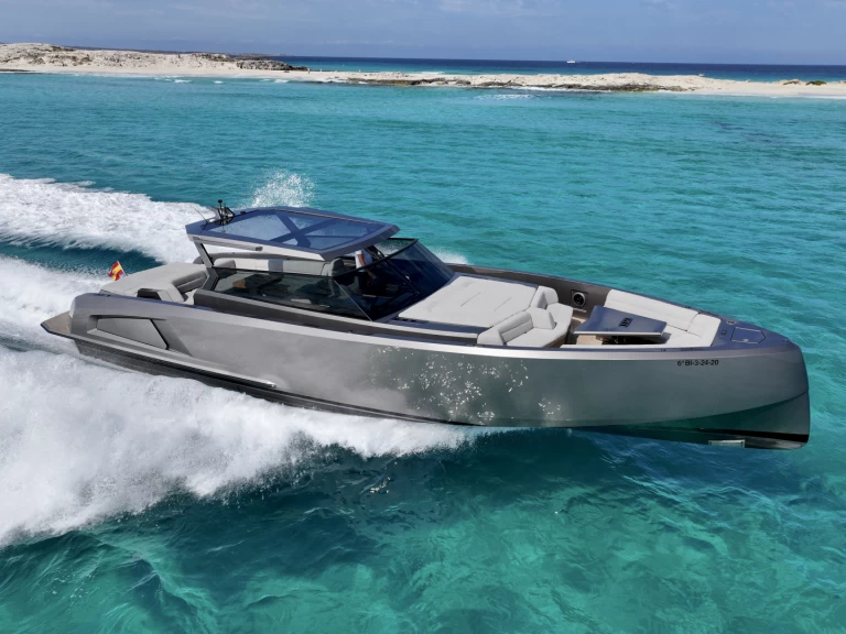 Motorboot mit oder ohne Skipper Vanquish mieten in Ibiza Town