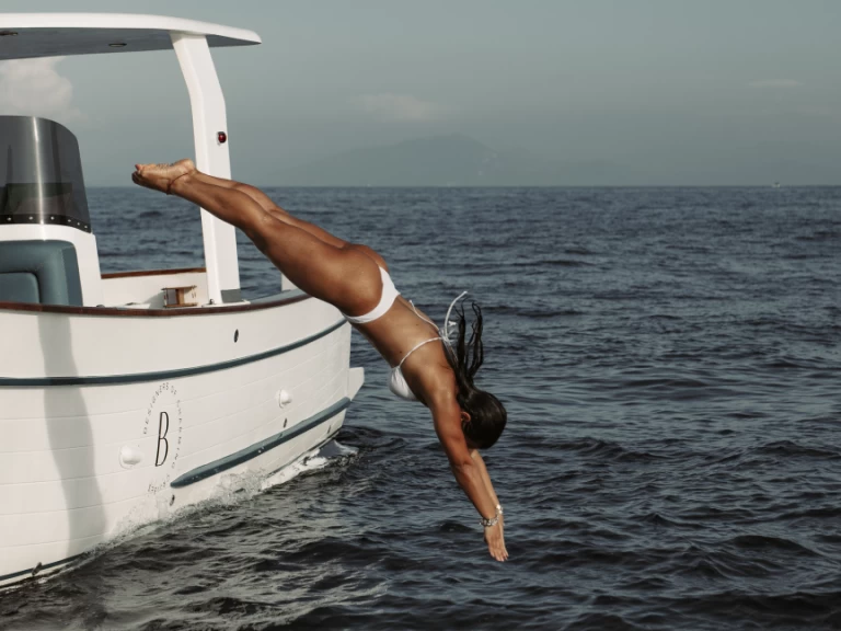 Ein Gozzo FPJ FPT-F4AE0686*Q mieten in Amalfi