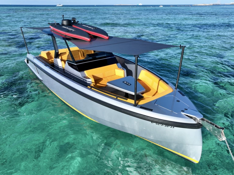 Motorboot mit oder ohne Skipper Vanquish mieten in Ibiza Town