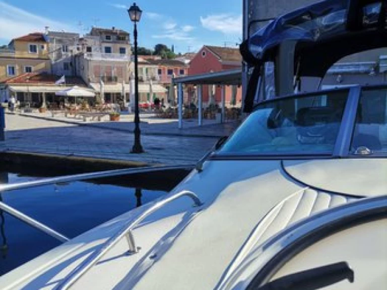Ein Monterey Monterey 295 Sport Yacht mieten in Parga