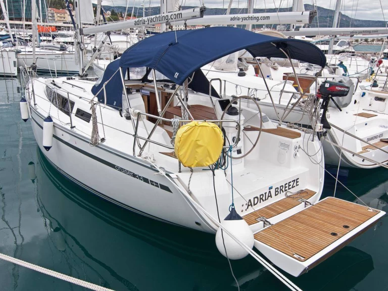 Ein Bavaria Cruiser 33 mieten in Split