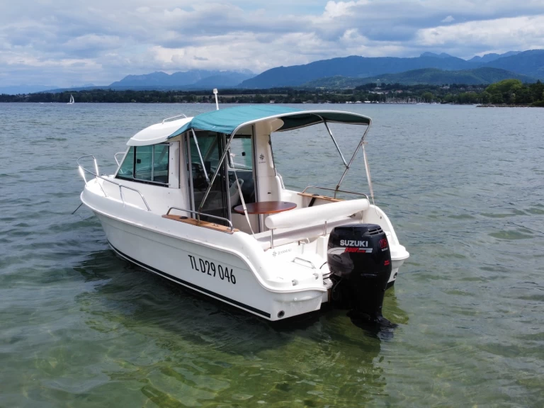 Motorboot mit oder ohne Skipper Jeanneau mieten in Sciez