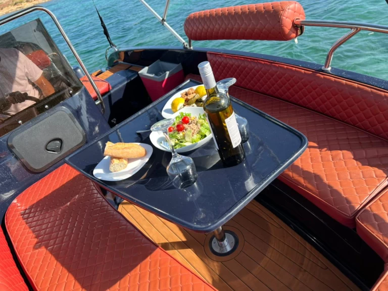 Motorboot mieten in Glyfáda zum besten Preis