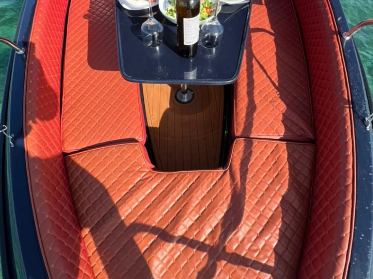 ISATEK TEKNE COBRA 495 mieten Glyfáda