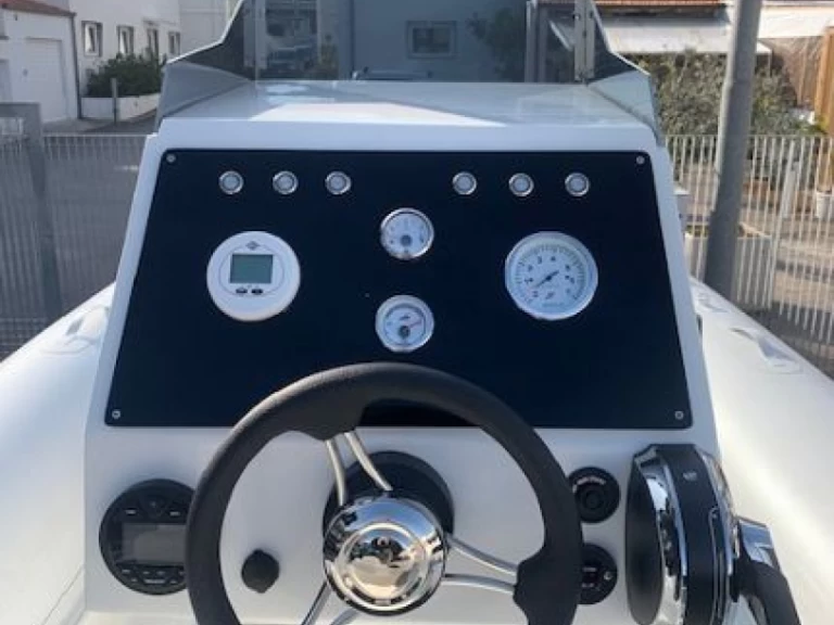 Vermietung Schlauchboot Astronautica mit Führerschein