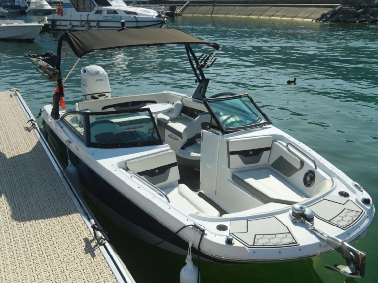 Ein Four Winns HD 200 OB mieten in Aix-les-Bains