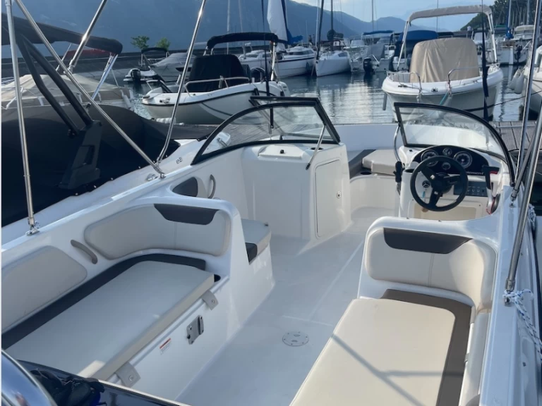 Vermietung Motorboot Bayliner mit Führerschein