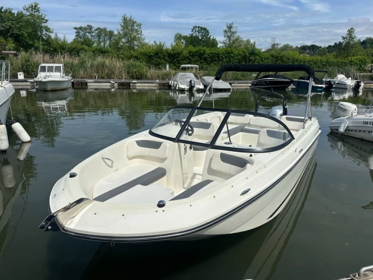 Motorboot mieten in Viviers-du-Lac - Bayliner Element E7