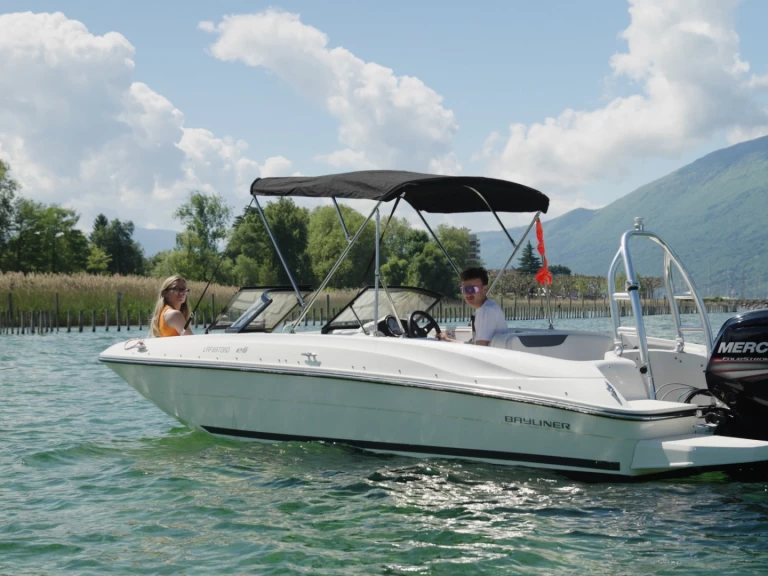 Motorboot mit oder ohne Skipper Bayliner mieten in Aix-les-Bains