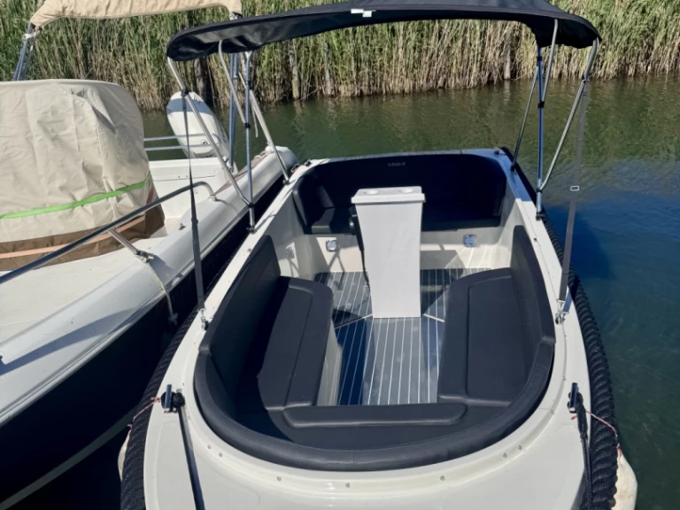 YachtCharter in Aix-les-Bains - BRB 555 auf SamBoat