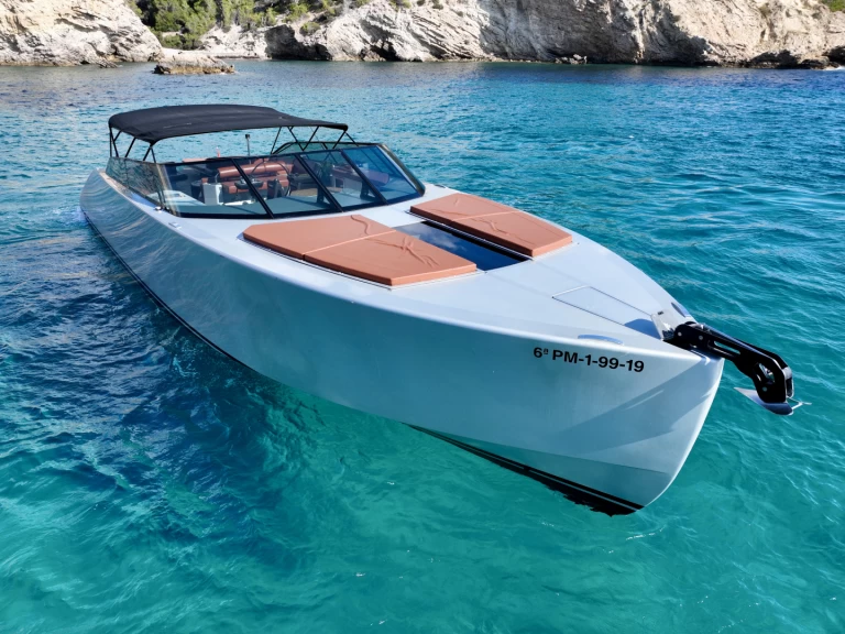 Ein WATERDREAM CALIFORNIA 65 Sir Hotels mieten in Ibiza Town