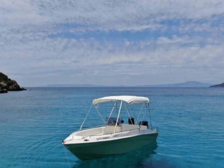 Motorboot mieten in Kardamýli zum besten Preis